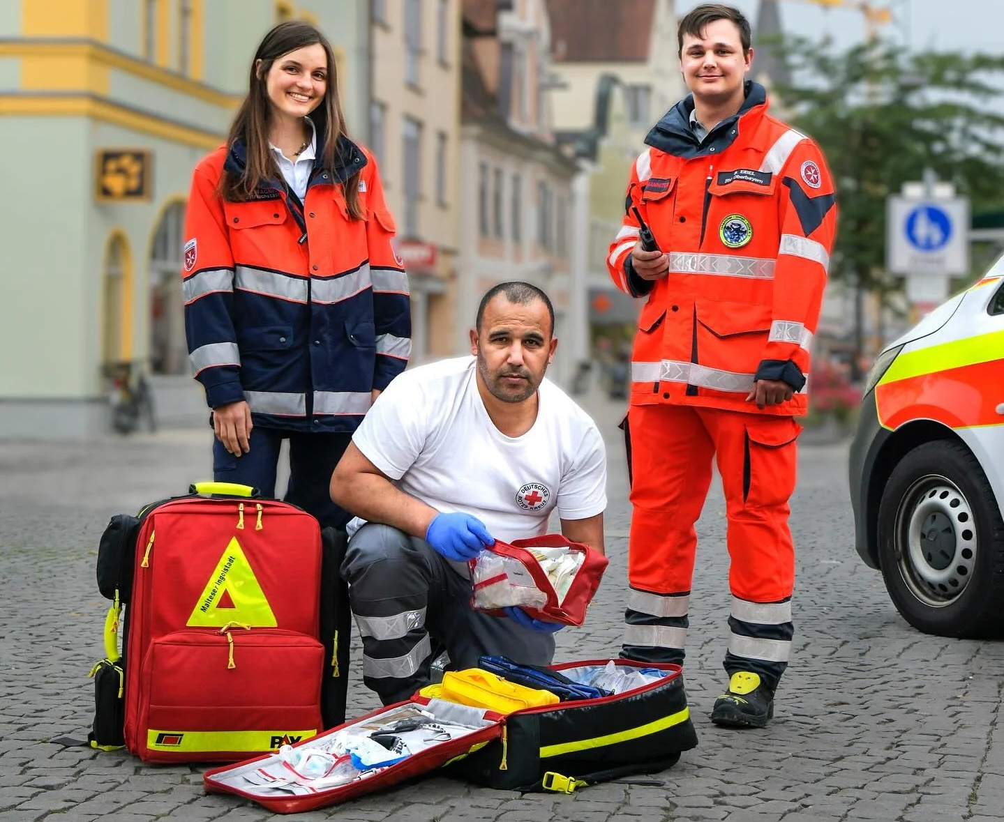 Dein Einsatz - Ingolstädter Hilfsorganisationen suchen Ehrenamtliche Dein Einsatz - Ingolstädter Hilfsorganisationen suchen Ehrenamtliche